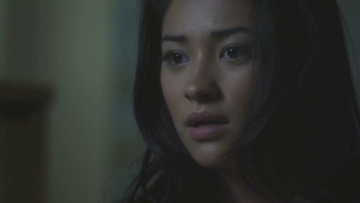 Shay Mitchell pic #770453