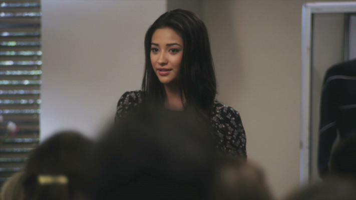 Shay Mitchell pic #781649