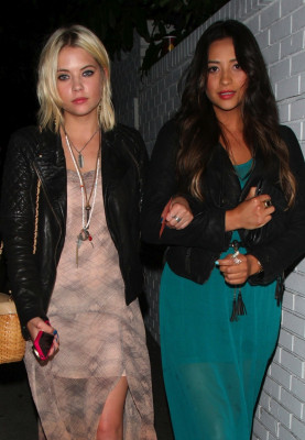 Shay Mitchell pic #770448