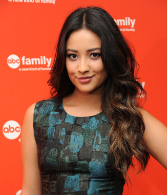 Shay Mitchell pic #463322