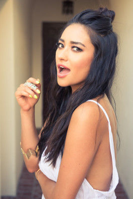 Shay Mitchell pic #792812