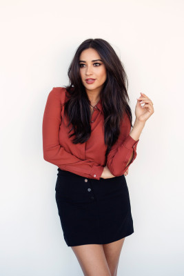 Shay Mitchell pic #805487