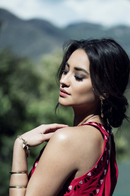 Shay Mitchell pic #829493