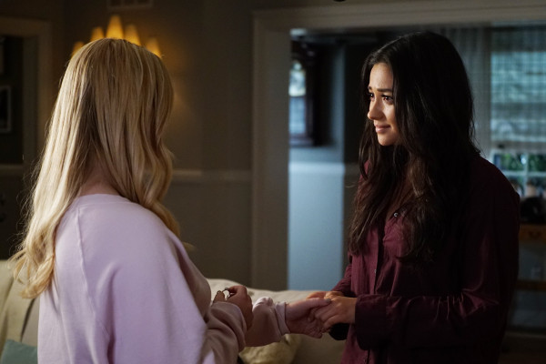 Shay Mitchell pic #960507