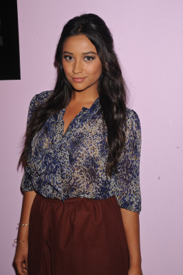 Shay Mitchell pic #404030