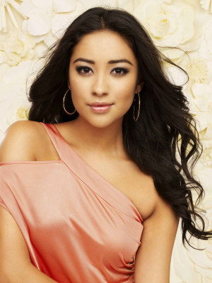 Shay Mitchell pic #335274