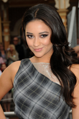 Shay Mitchell pic #376811