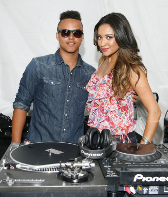 Shay Mitchell pic #519868