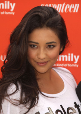 Shay Mitchell pic #408001