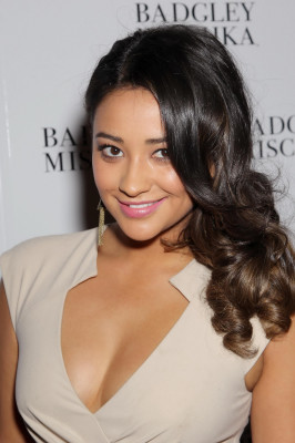Shay Mitchell pic #471281