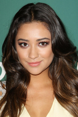 Shay Mitchell pic #508541