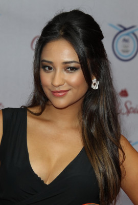 Shay Mitchell pic #510898