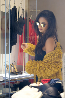 Shay Mitchell pic #807378