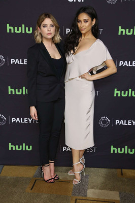 Shay Mitchell pic #919119