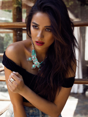 Shay Mitchell pic #780957