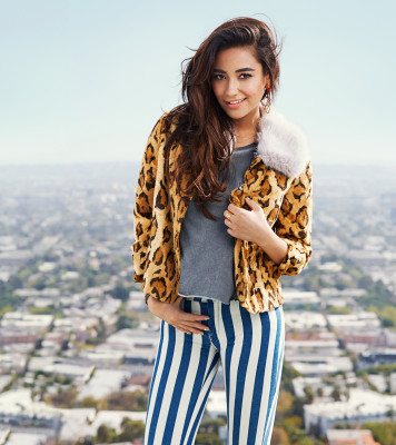 Shay Mitchell pic #787777