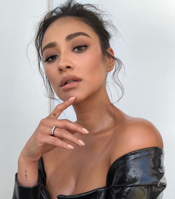 photo 16 in Shay Mitchell gallery [id1054632] 2018-07-30 00:00:00