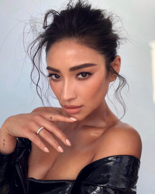 Shay Mitchell pic #1054630