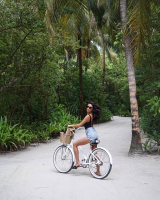 Shay Mitchell pic #991634