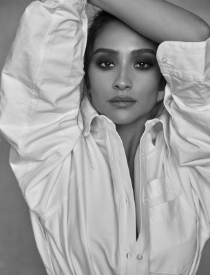 Shay Mitchell pic #1144852
