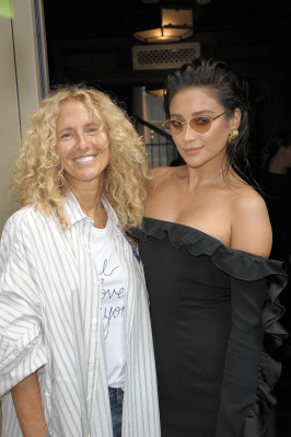 Shay Mitchell pic #991851