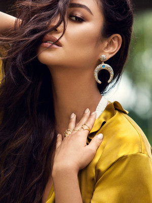 Shay Mitchell pic #877350