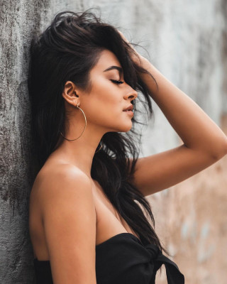 Shay Mitchell pic #982217