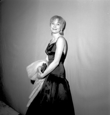 photo 6 in Shirley Maclaine gallery [id413568] 2011-10-21 00:00:00