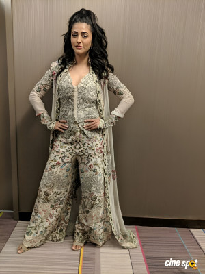 Shruti Hassan pic #1287017