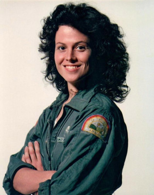 Sigourney Weaver pic #100507