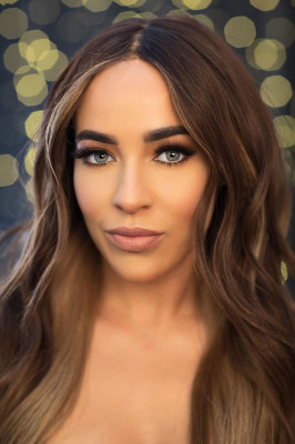 Stephanie Davis pic #1060021