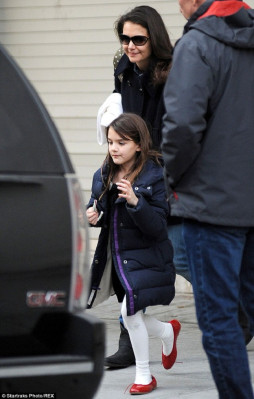 photo 3 in Suri Cruise gallery [id659677] 2014-01-09 00:00:00