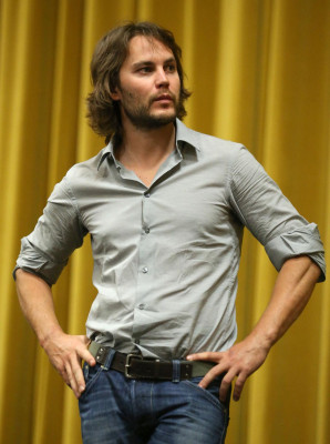 photo 6 in Taylor Kitsch gallery [id719171] 2014-07-28 00:00:00