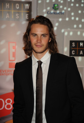 Taylor Kitsch pic #540349