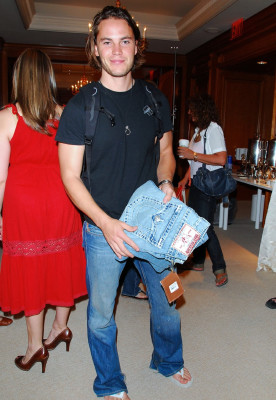 Taylor Kitsch pic #540778