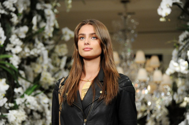 Taylor Hill pic #944371