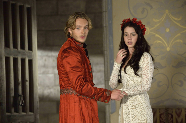 Toby Regbo  pic #711418