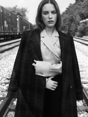 Victoria Pedretti pic #1199401