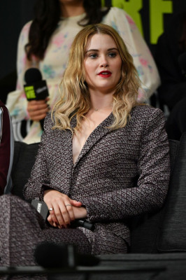 Virginia Gardner pic #1183292