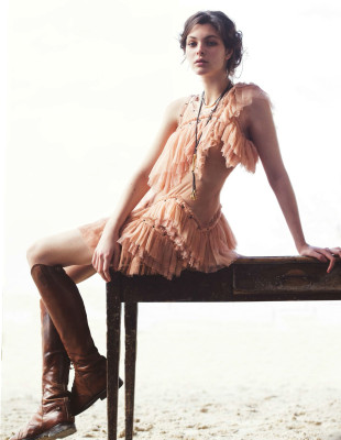 Vittoria Ceretti pic #1009537