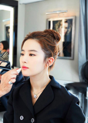 Yifei Liu pic #1120394