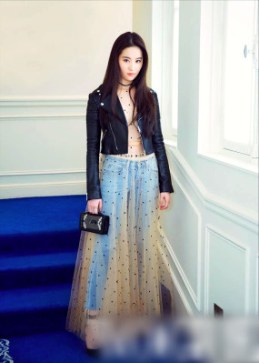 Yifei Liu pic #1120373