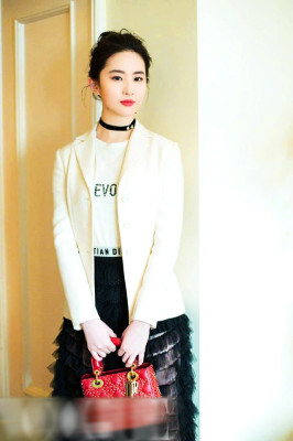 Yifei Liu pic #1120372
