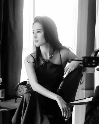 Yifei Liu pic #1120318