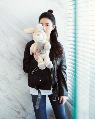 Yifei Liu pic #1120415