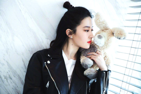 Yifei Liu pic #1120191