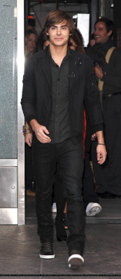 Zac Efron pic #134243