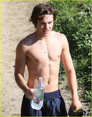 Zac Efron pic #169896