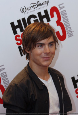 Zac Efron pic #134242
