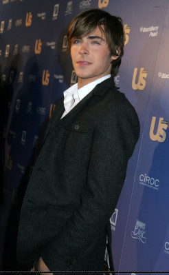 Zac Efron pic #134118